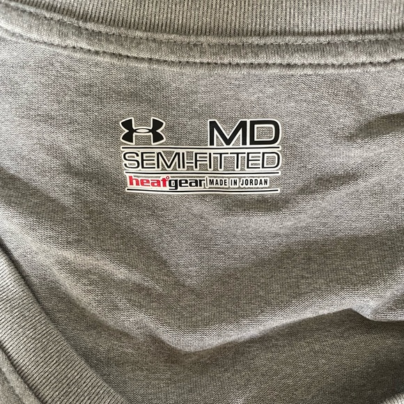 Two women’s Under Armour tees - Picture 10 of 13